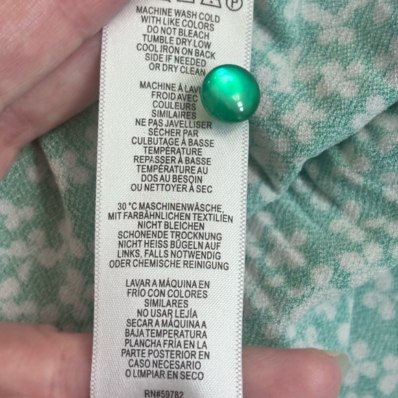 Adrianna Papell Green with White Flowers Long Sleeve Boxy Blouse Size Medium - Picture 10 of 10